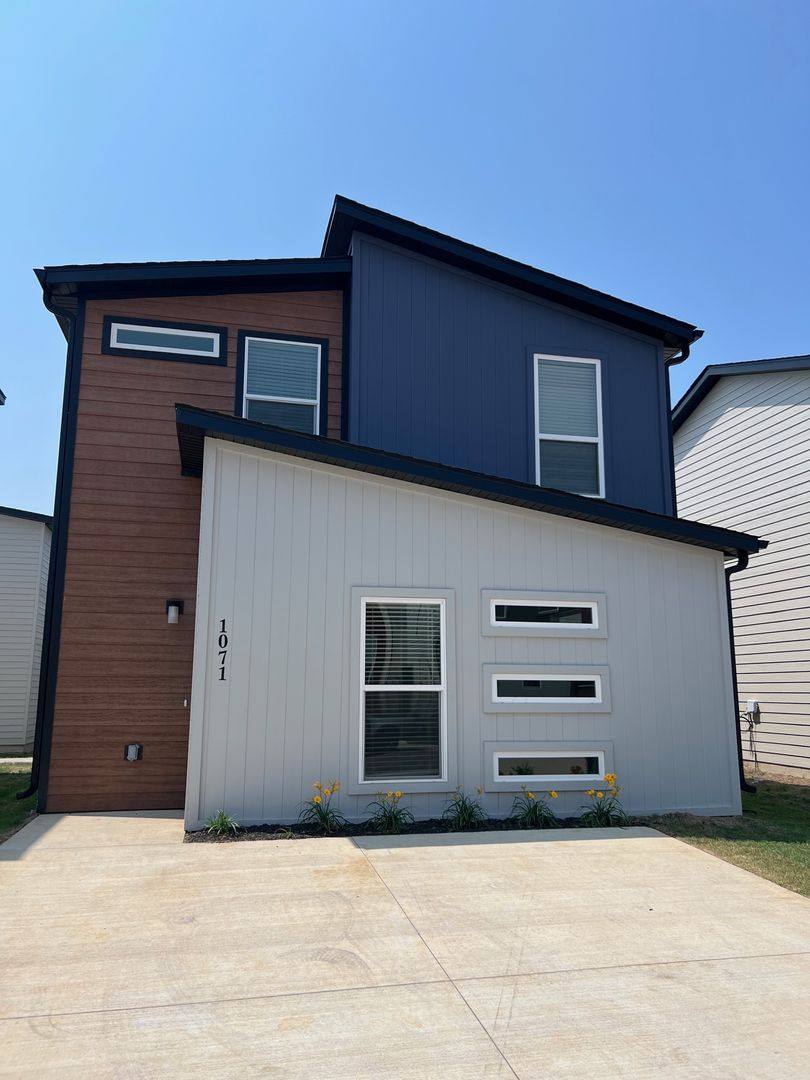 House for rent at 1071 Ventnor Ave, Bentonville, AR 72712