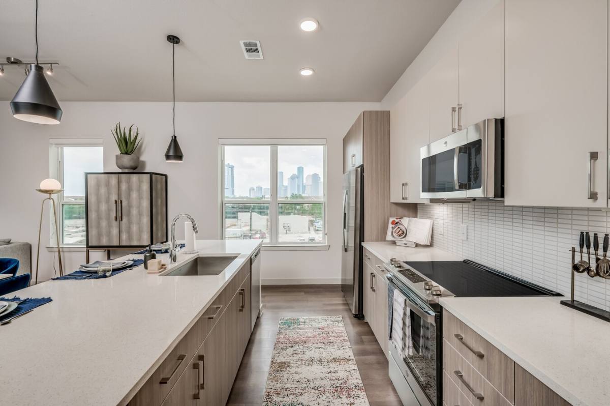 Apartment for rent at 2400 W Dallas St #L1, Houston, TX 77019