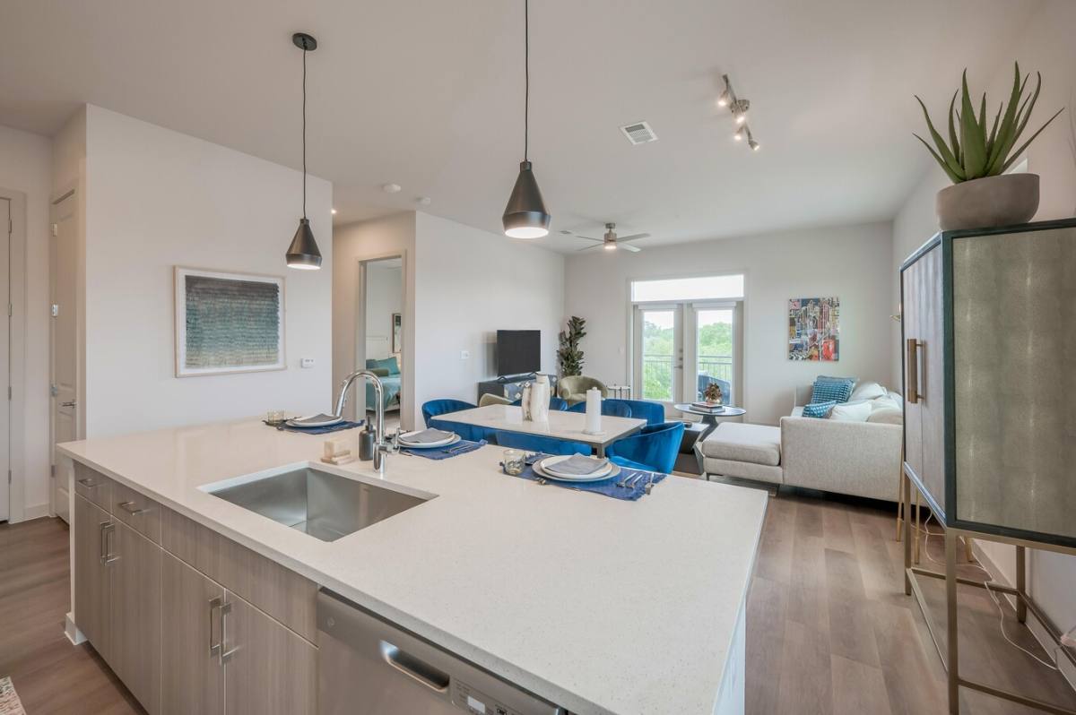 Apartment for rent at 2400 W Dallas St #L1, Houston, TX 77019