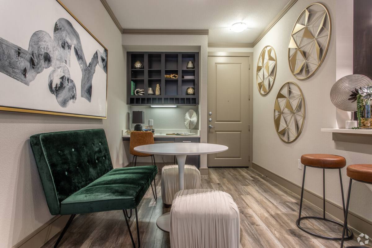 Apartment for rent at 180 W Gray St #M1801, Houston, TX 77019