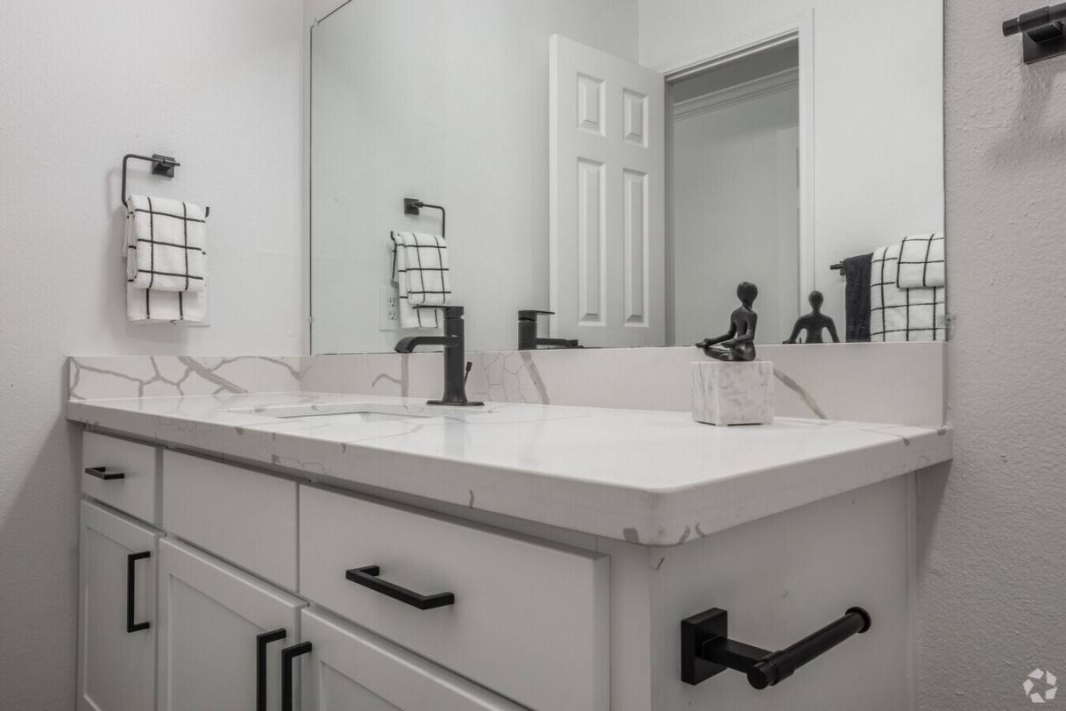 Apartment for rent at 16755 Ella Blvd #LVA1, Houston, TX 77090