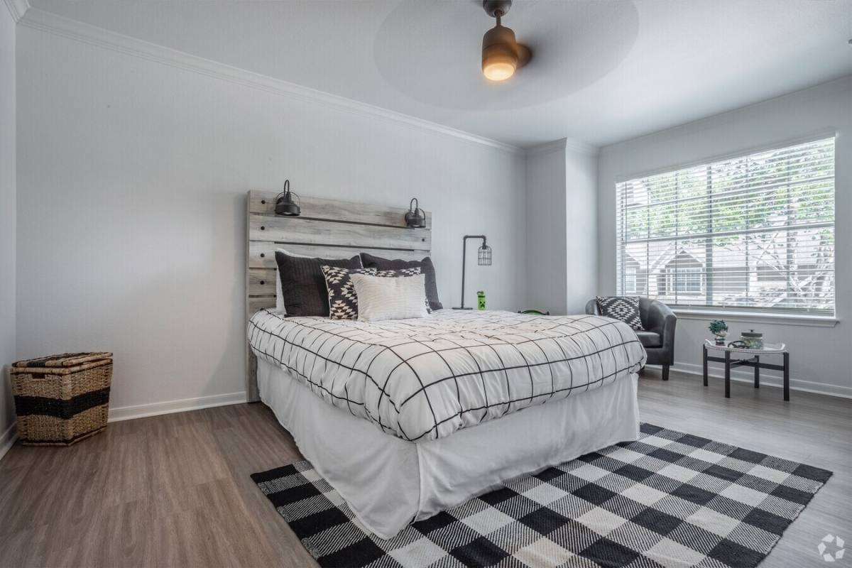 Apartment for rent at 16755 Ella Blvd #LVA1, Houston, TX 77090