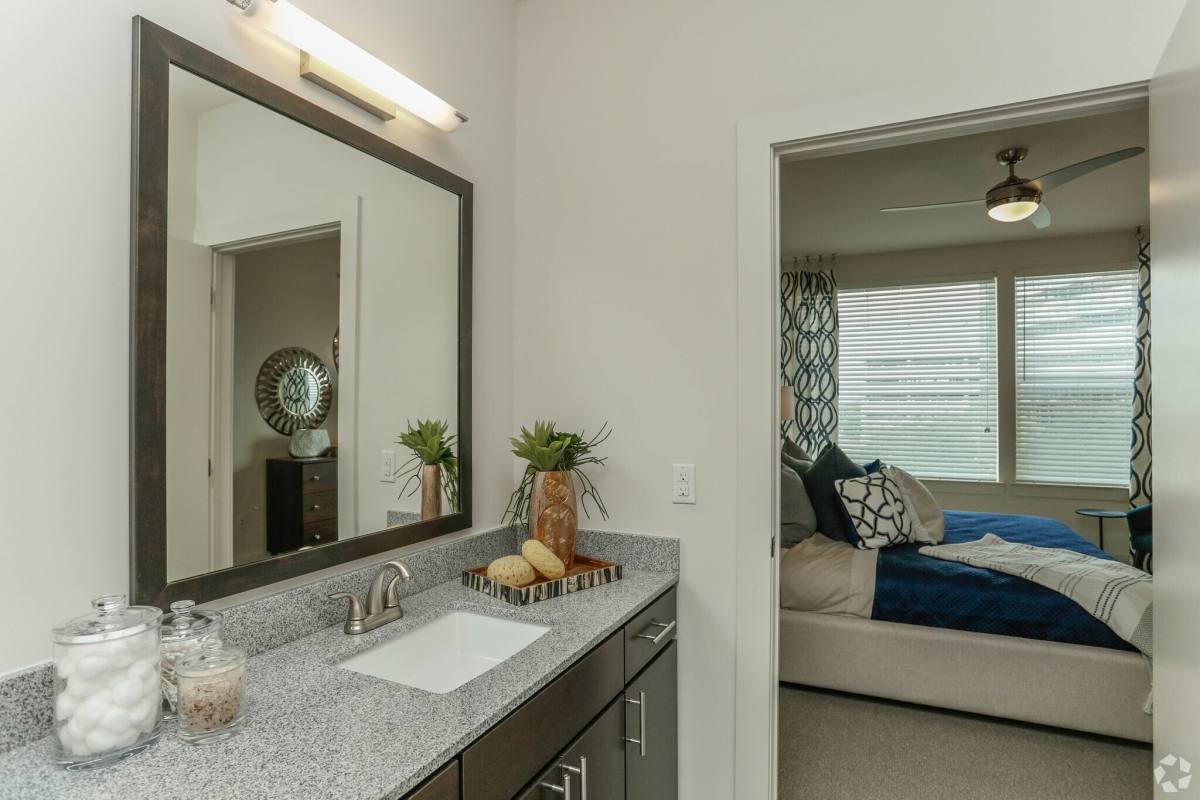 Apartment for rent at 2525 Citywest Blvd #FW2, Houston, TX 77042