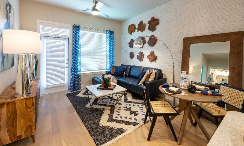 Apartment for rent at 555 W 19th St #F19, Houston, TX 77008