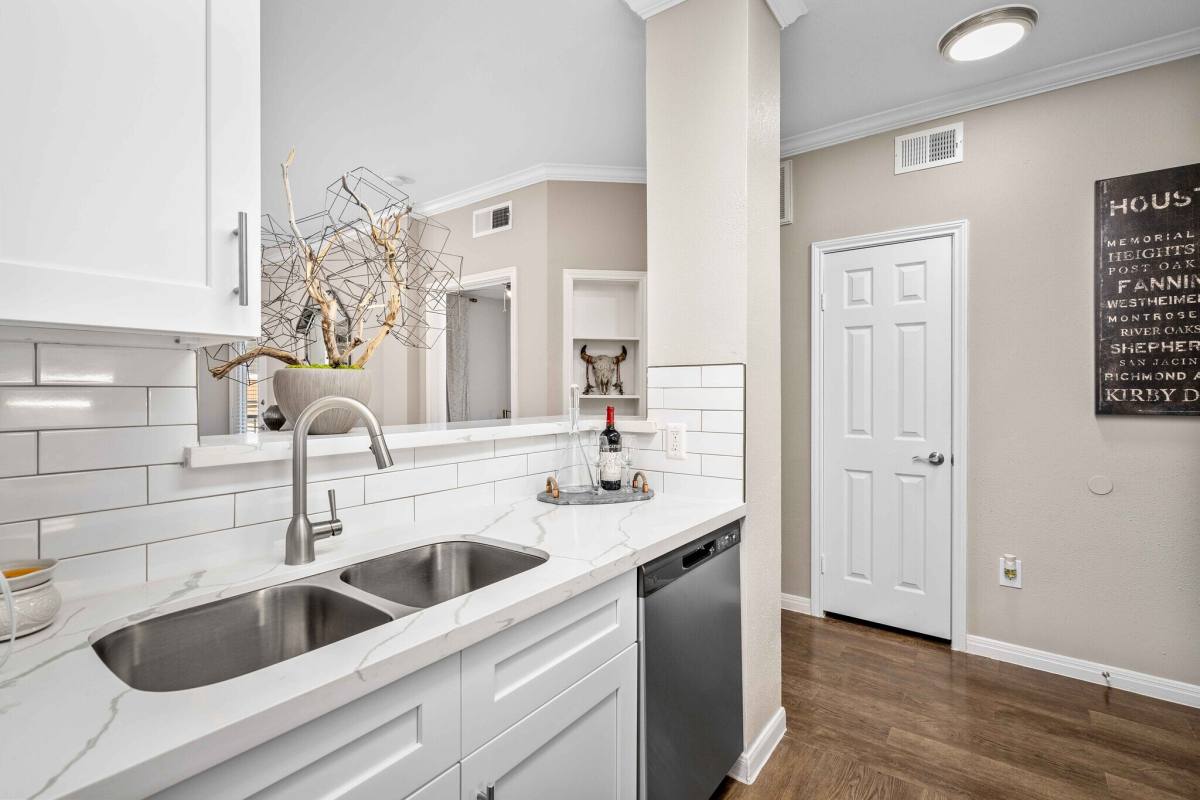 Apartment for rent at 3300 Sage Rd #GMU, Houston, TX 77056