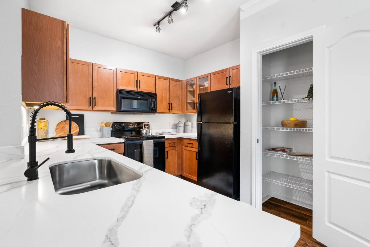 Apartment for rent at 6900 Lake Woodlands Dr #GASR, Spring, TX 77382