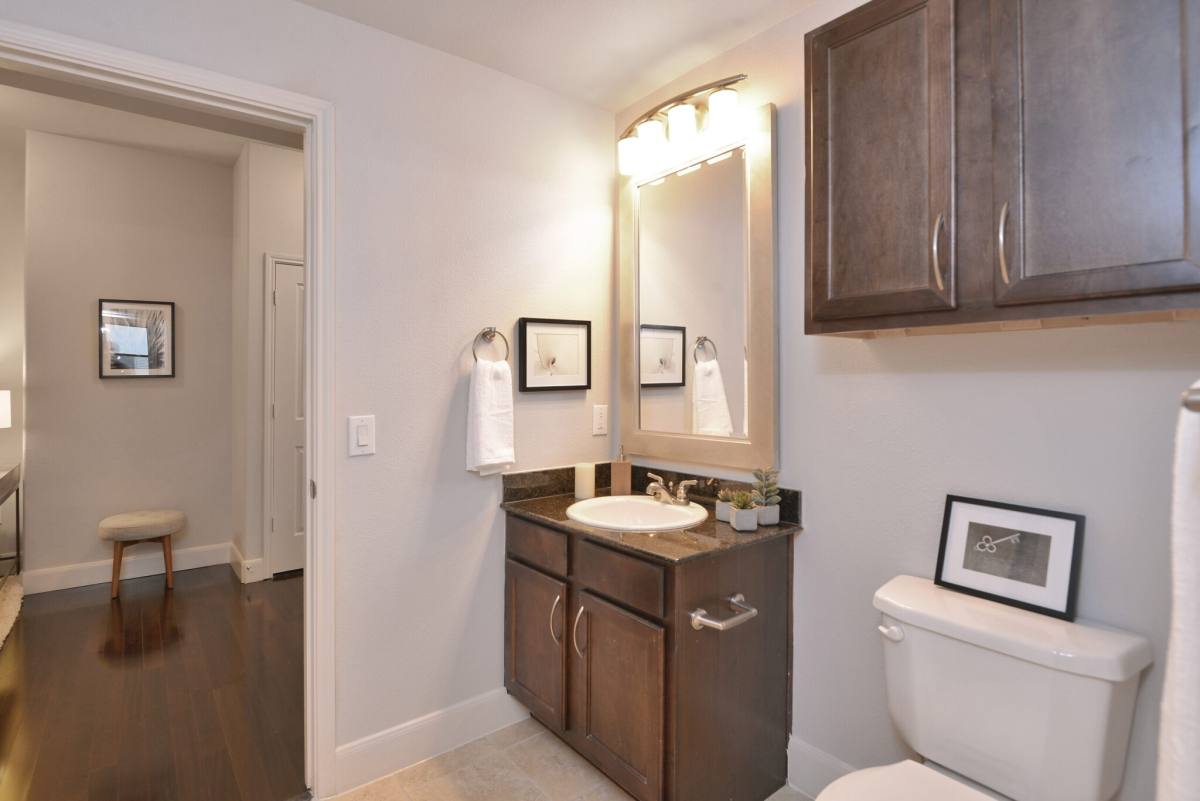 Apartment for rent at 1111 Post Oak Blvd #IUPO, Houston, TX 77056