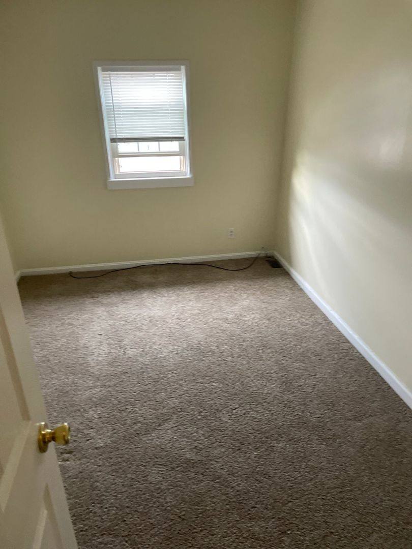 Apartment for rent at 1929 Peabody Lane, Louisville, KY 40218