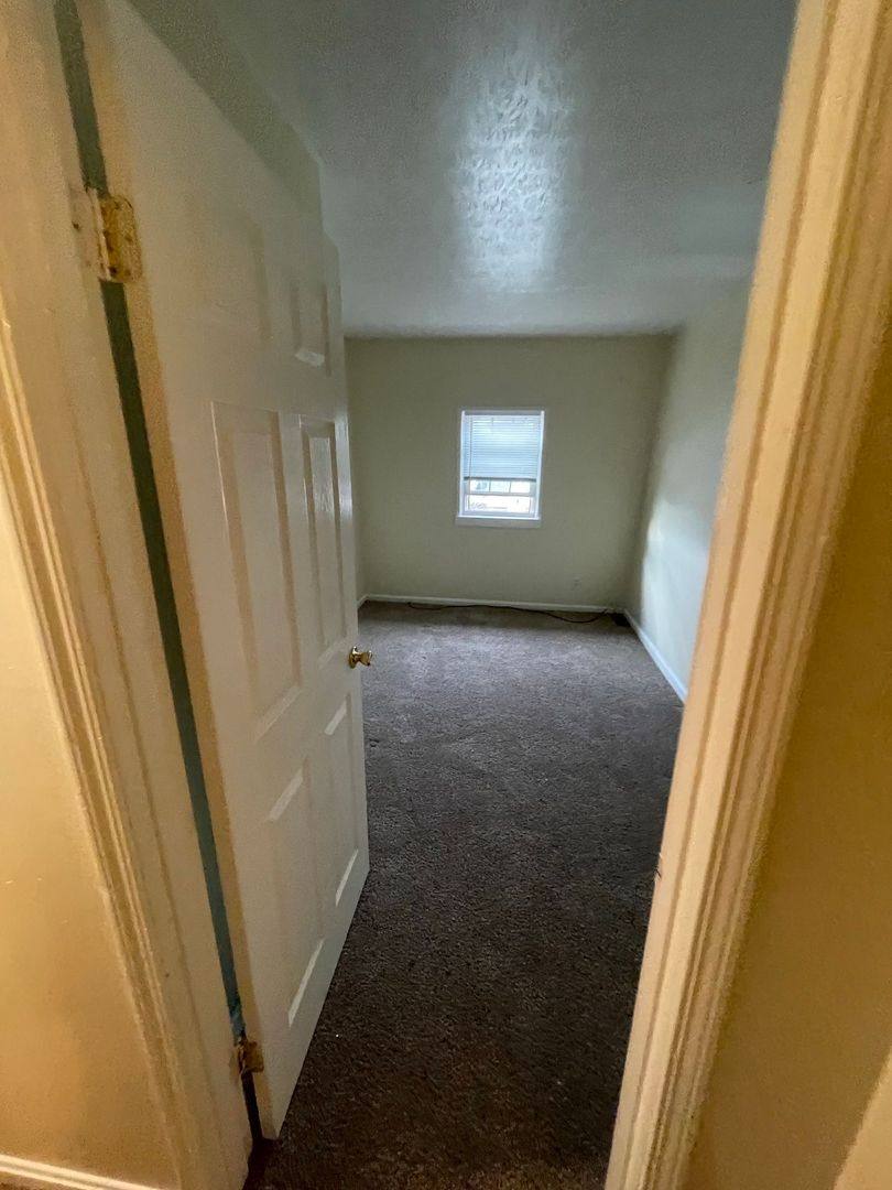 Apartment for rent at 1929 Peabody Lane, Louisville, KY 40218