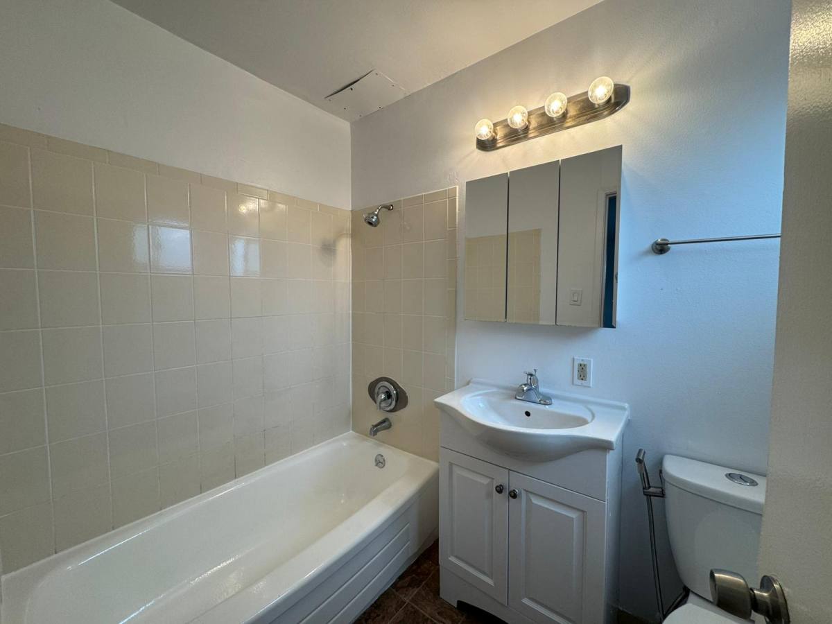 Apartment for rent at 3232 14th Ave #11, Oakland, CA 94602