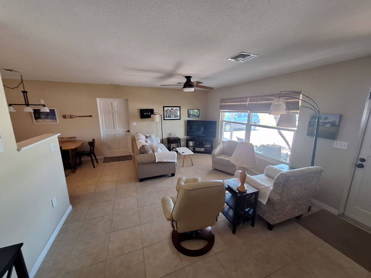 House for rent at 1541 Crest Dr, Englewood, FL 34223