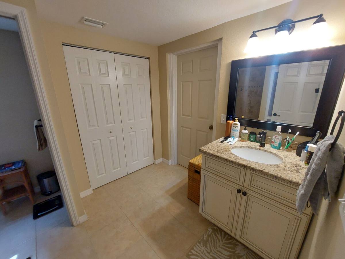 House for rent at 1541 Crest Dr, Englewood, FL 34223
