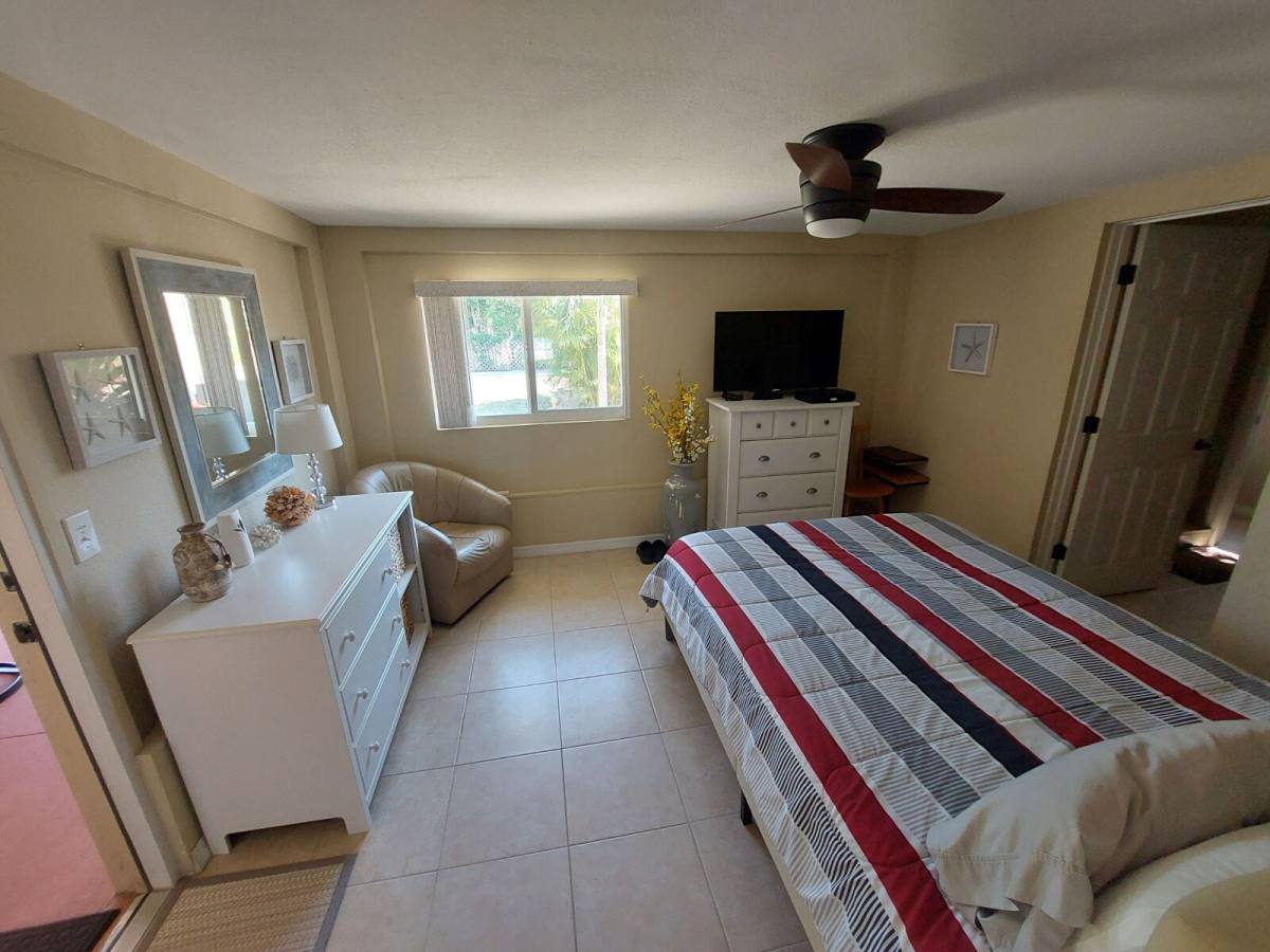 House for rent at 1541 Crest Dr, Englewood, FL 34223