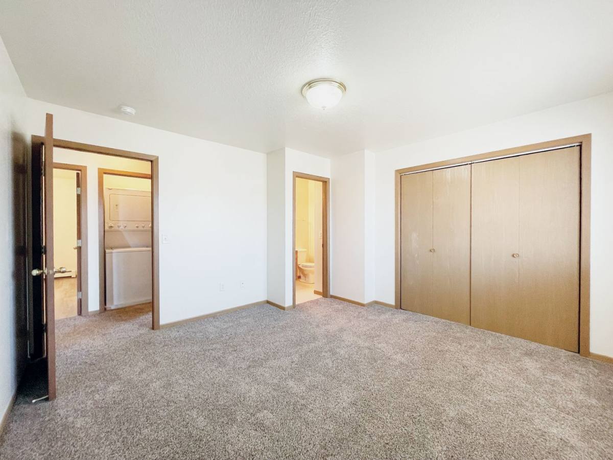 Apartment for rent at 1540 Golden Valley Lane 1800-1820 16th St NW, Minot, ND 58703