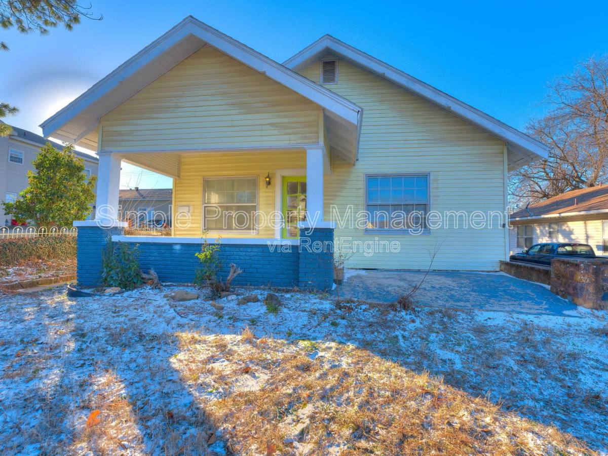 House for rent at 812 N Broadway Ave, Shawnee, OK 74801