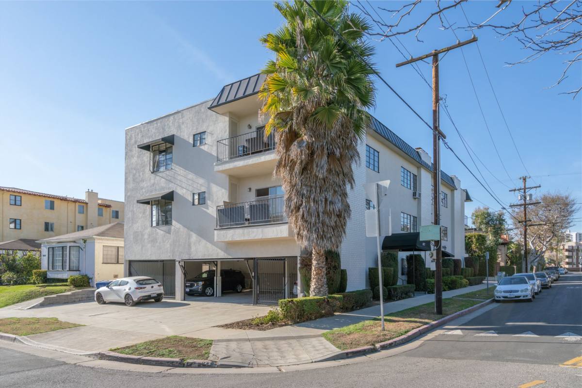 Apartment for rent at 1677 Westholme Ave, Los Angeles, CA 90024