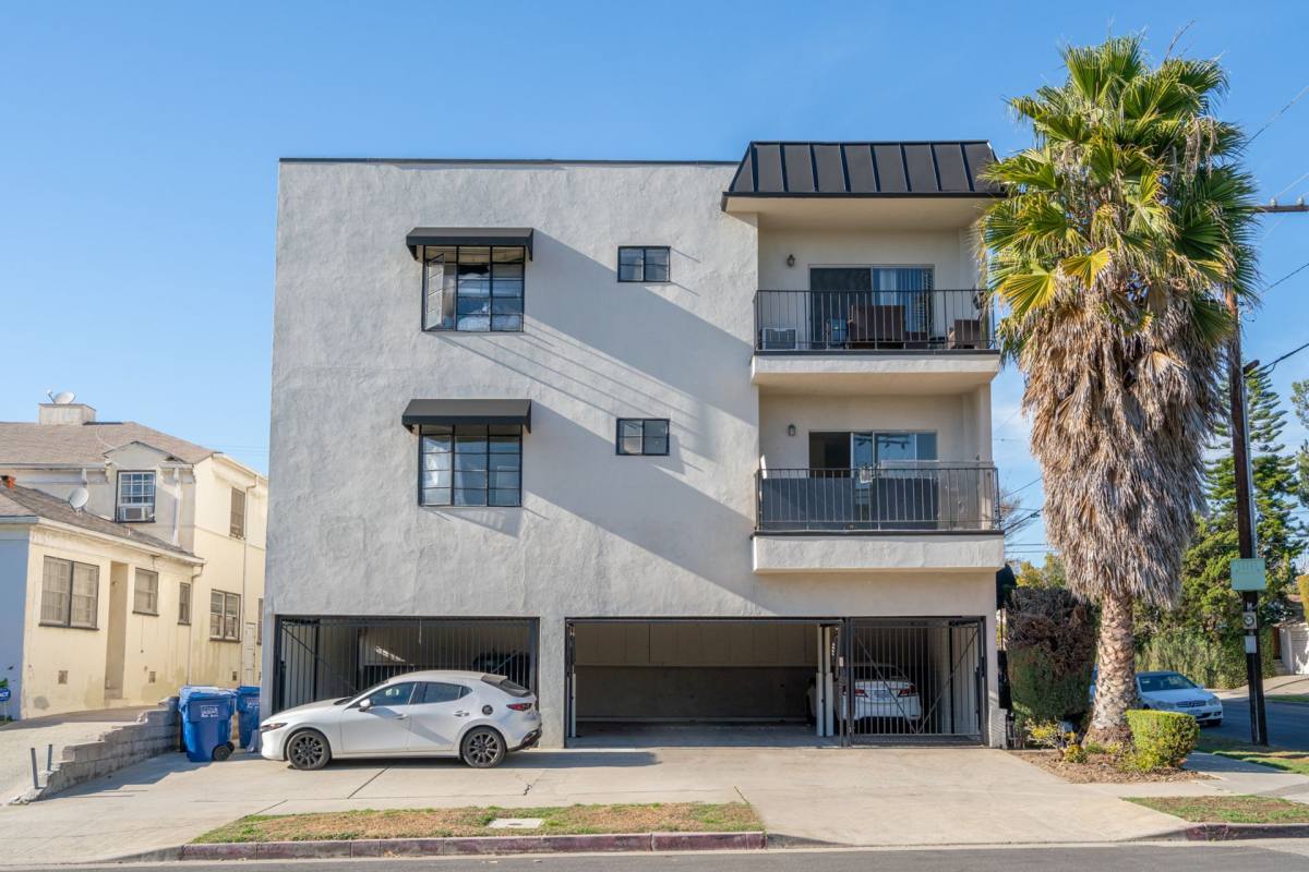 Apartment for rent at 1677 Westholme Ave, Los Angeles, CA 90024