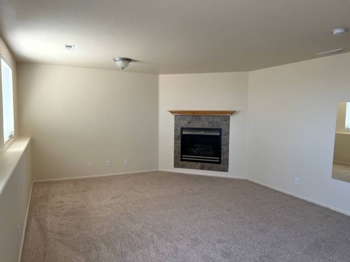 House for rent at 887 E Sandusky Dr, Pueblo, CO 81007