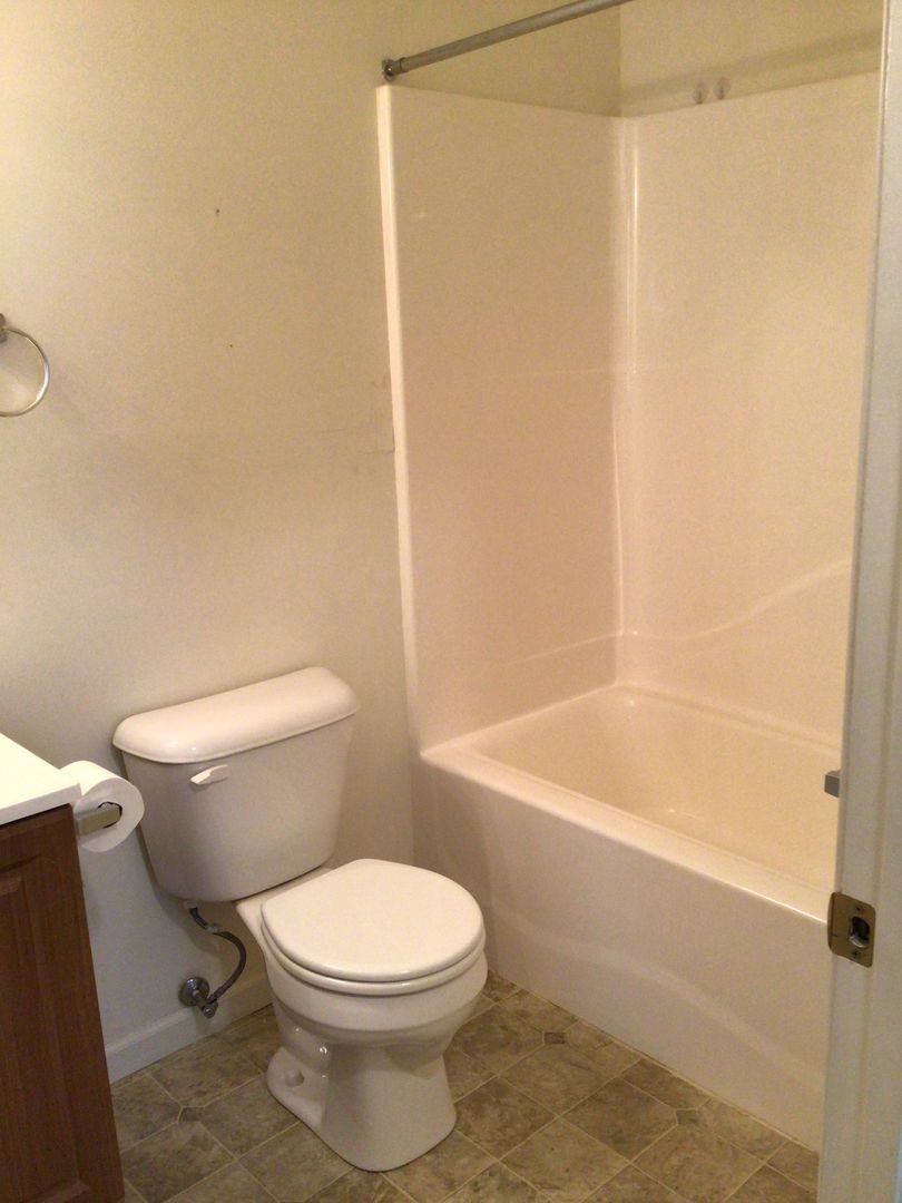 Apartment for rent at 1411 Doron Dr, Chambersburg, PA 17202