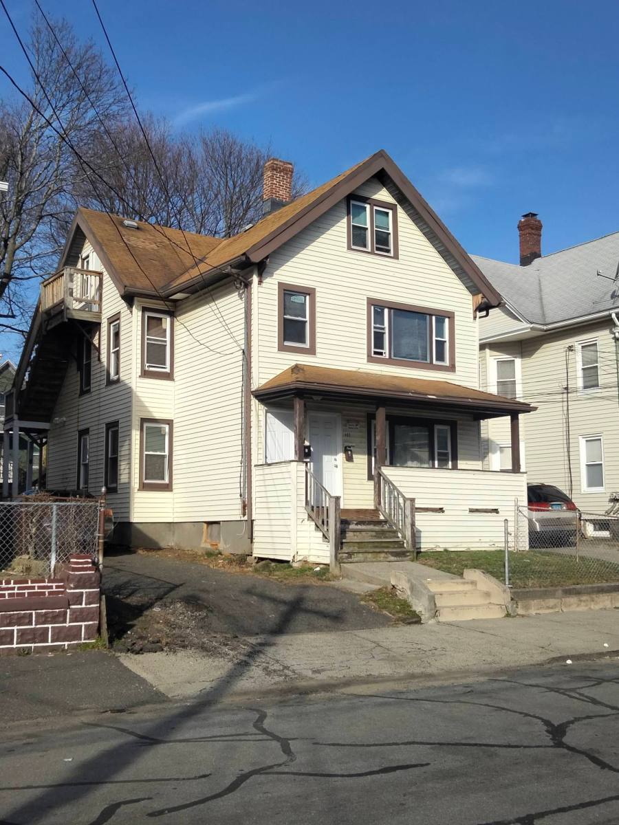 Apartment for rent at 421 Logan St #2, Bridgeport, CT 06607