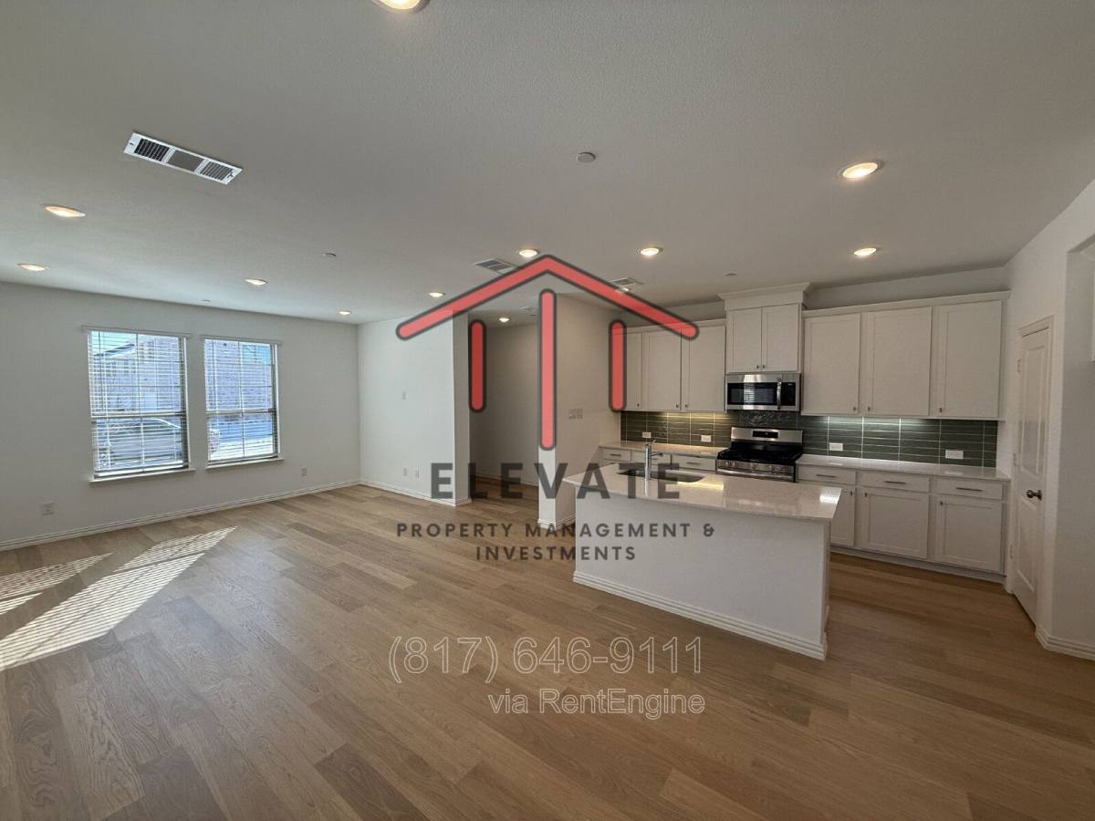 Townhouse for rent at 724 4th St, Argyle, TX 76226