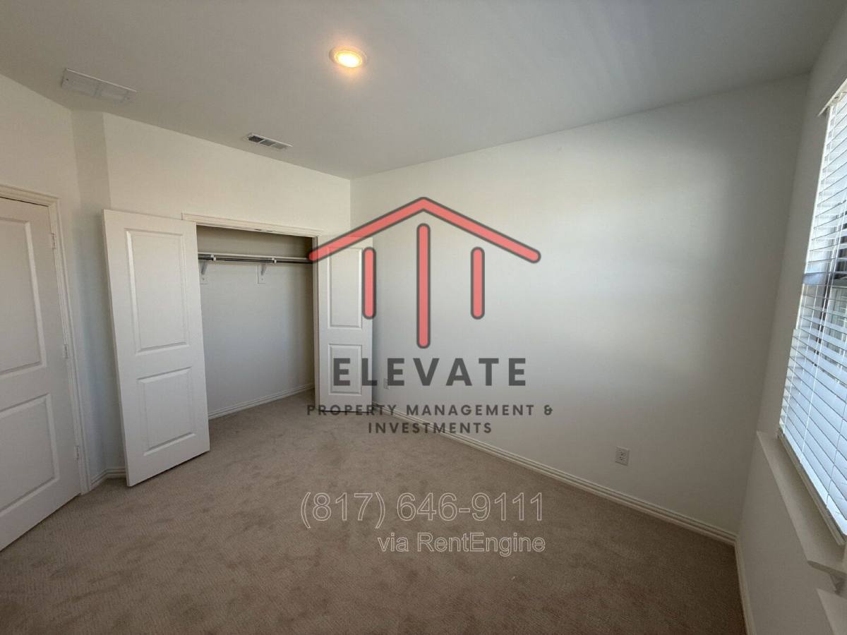 Townhouse for rent at 724 4th St, Argyle, TX 76226