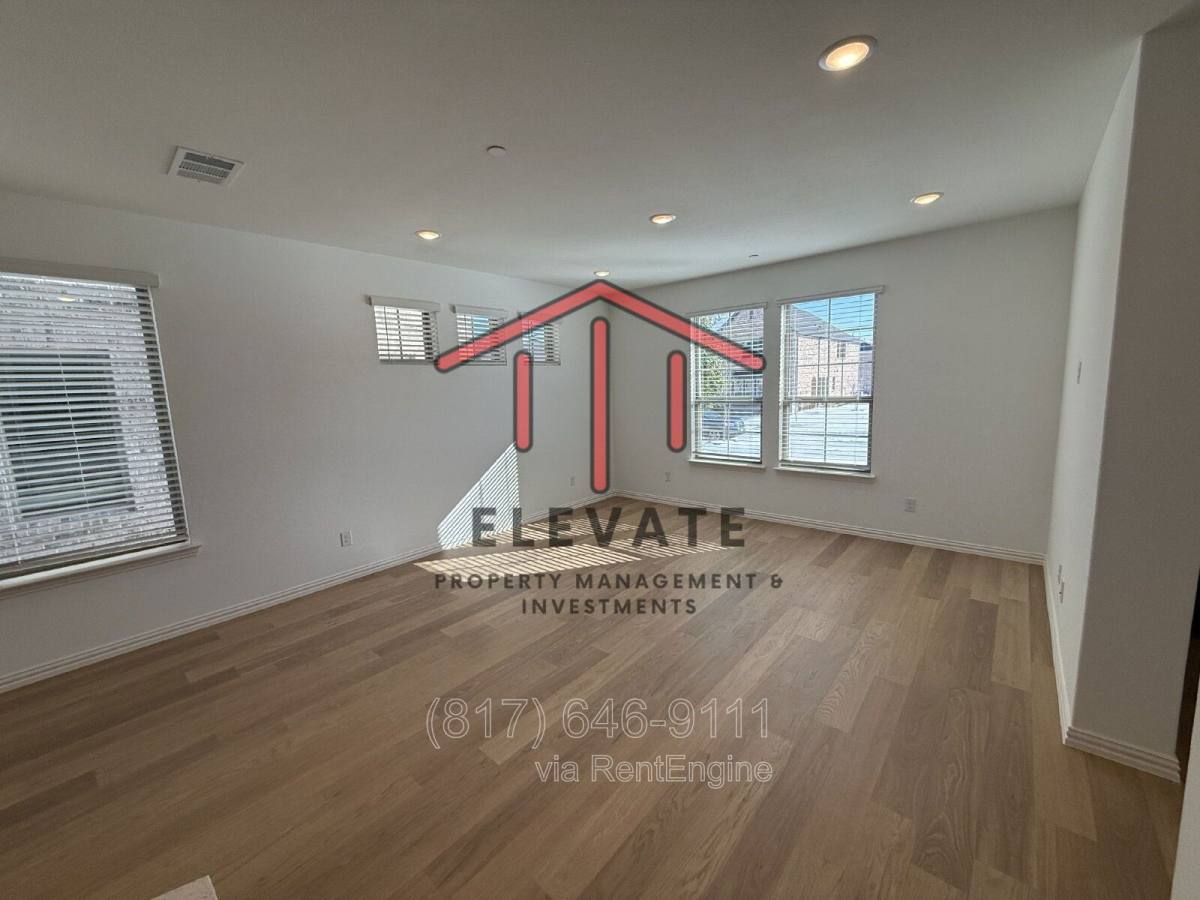 Townhouse for rent at 724 4th St, Argyle, TX 76226