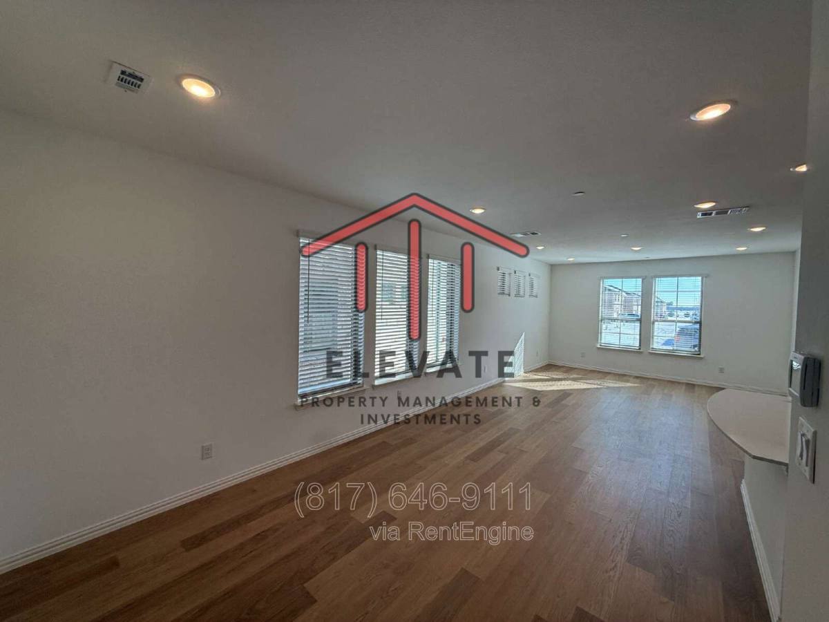Townhouse for rent at 724 4th St, Argyle, TX 76226