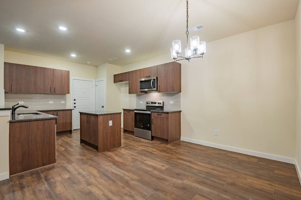 Townhouse for rent at 656 Wheatfield Dr, Venus, TX 76084