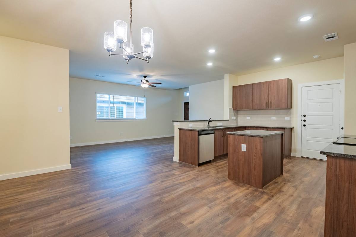 Townhouse for rent at 656 Wheatfield Dr, Venus, TX 76084