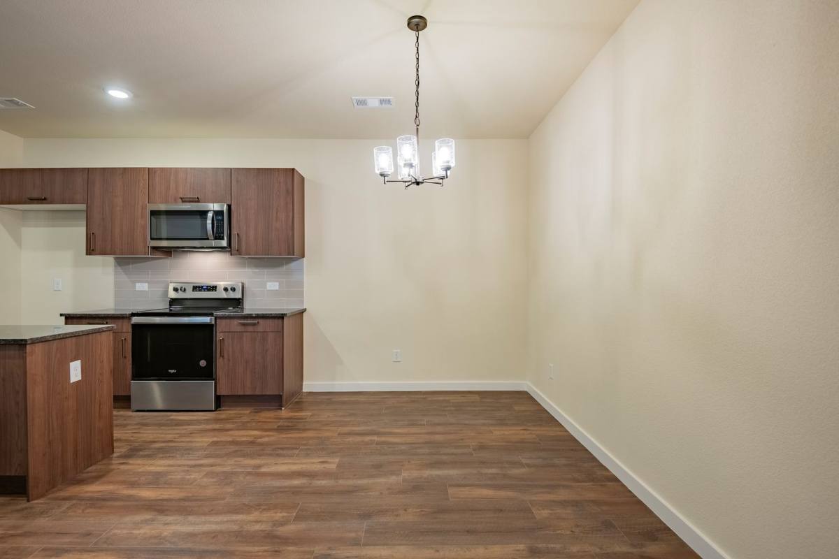 Townhouse for rent at 656 Wheatfield Dr, Venus, TX 76084