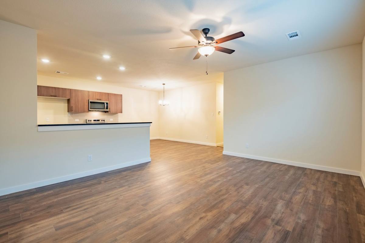 Townhouse for rent at 656 Wheatfield Dr, Venus, TX 76084