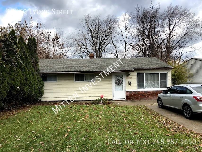 House for rent at 13220 Lyons St, Oak Park, MI 48237