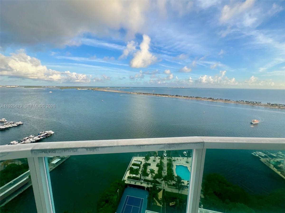Apartment for rent at 2101 Brickell Ave #2306, Miami, FL 33129