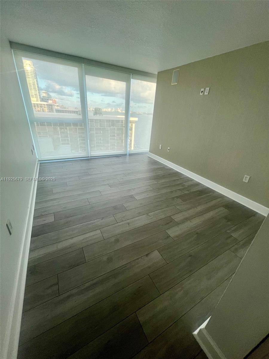 Apartment for rent at 2101 Brickell Ave #2306, Miami, FL 33129