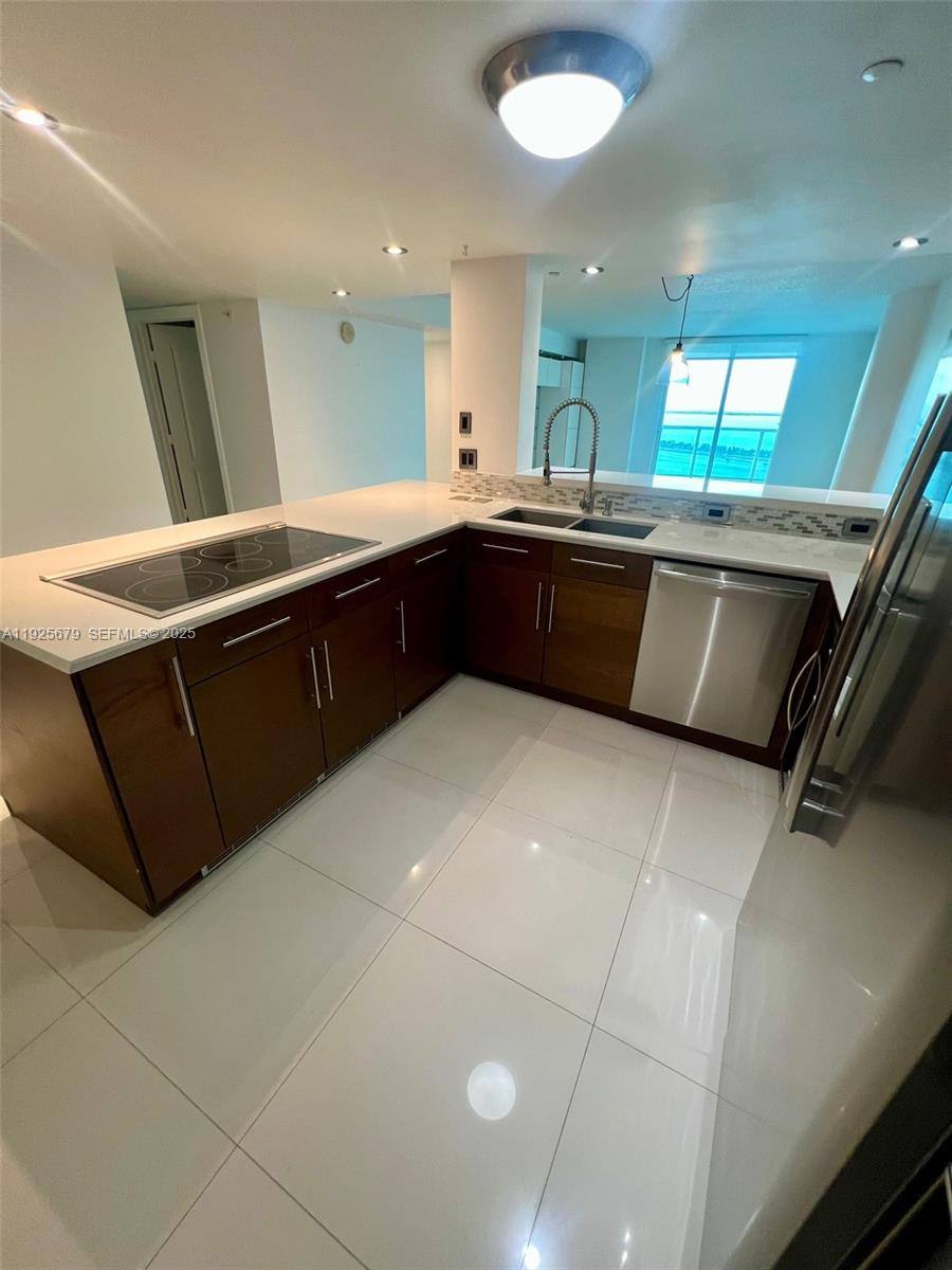 Apartment for rent at 2101 Brickell Ave #2306, Miami, FL 33129