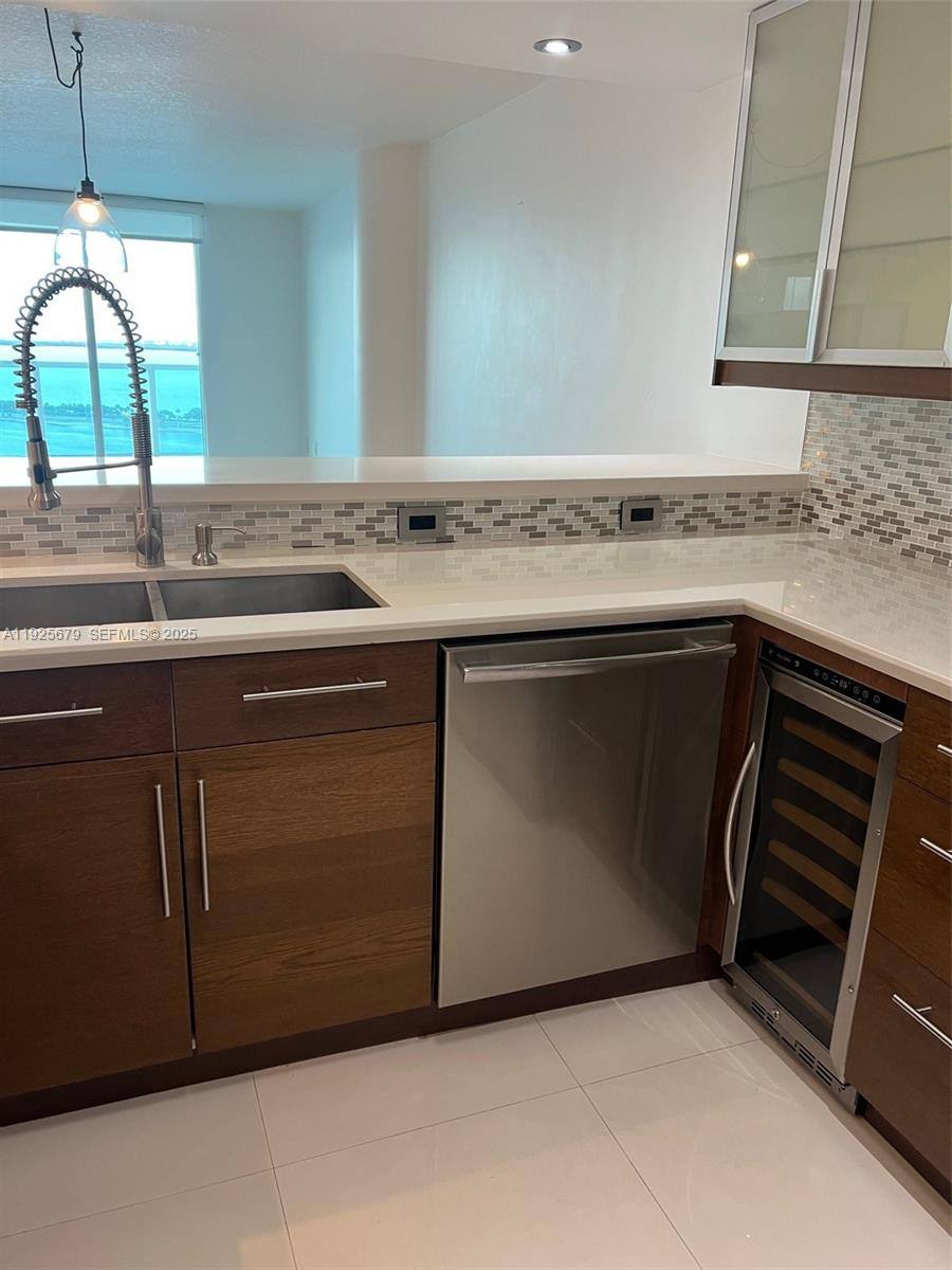 Apartment for rent at 2101 Brickell Ave #2306, Miami, FL 33129