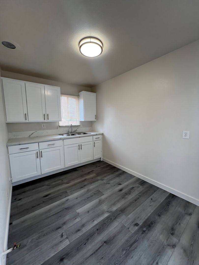 Apartment for rent at 10019 S Hoover St, Los Angeles, CA 90044