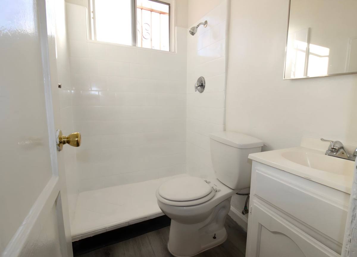 Apartment for rent at 10019 S Hoover St, Los Angeles, CA 90044
