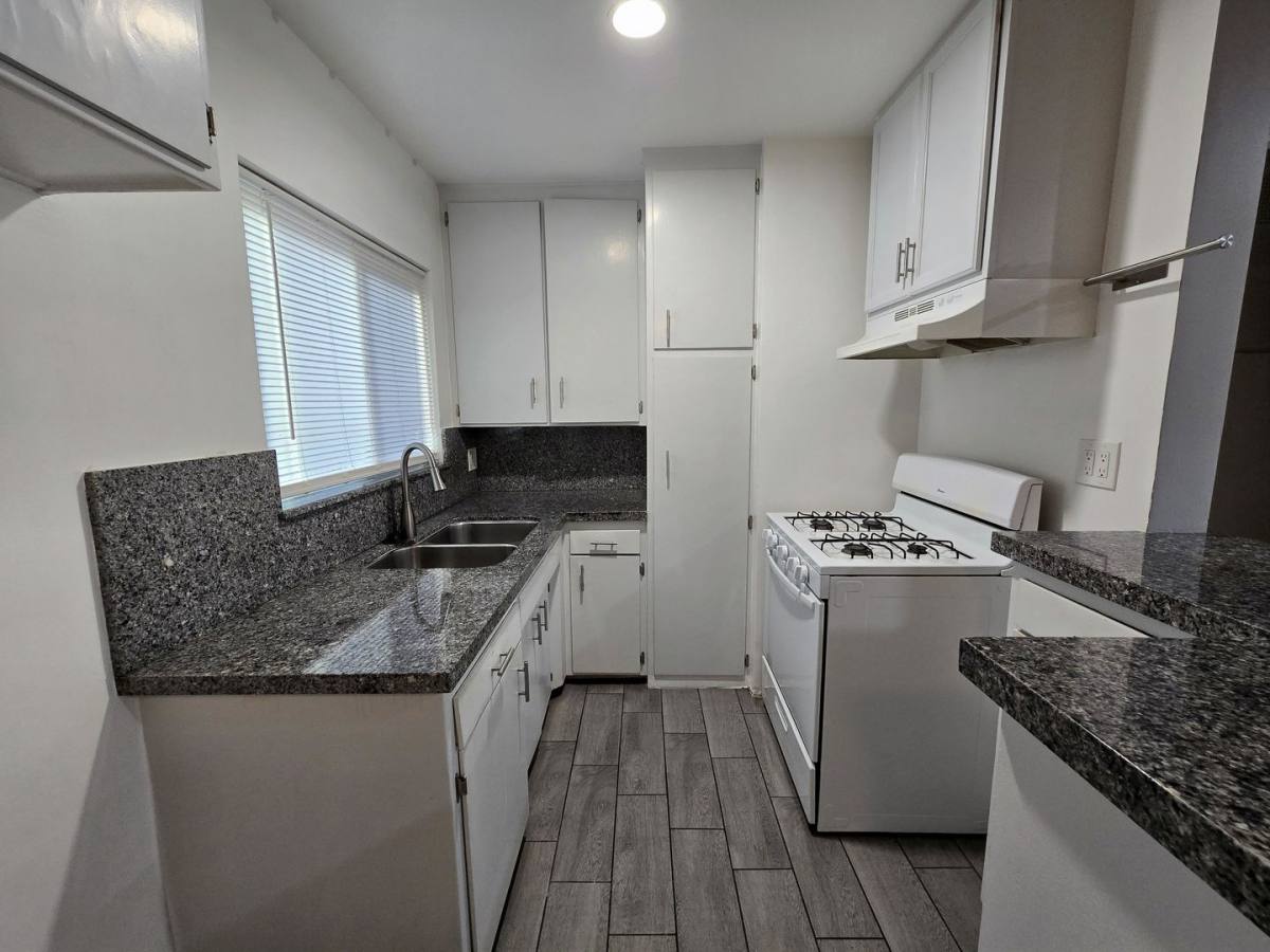 Apartment for rent at 7419 Woodley Ave, Van Nuys, CA 91406