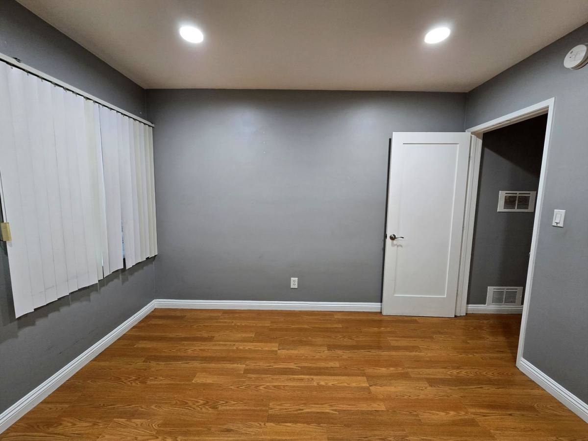 Apartment for rent at 7419 Woodley Ave, Van Nuys, CA 91406