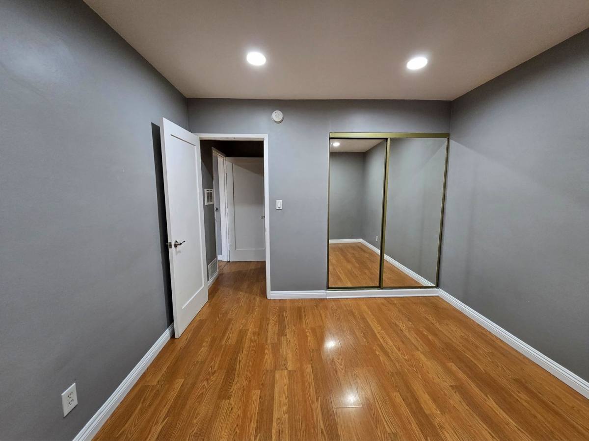 Apartment for rent at 7419 Woodley Ave, Van Nuys, CA 91406