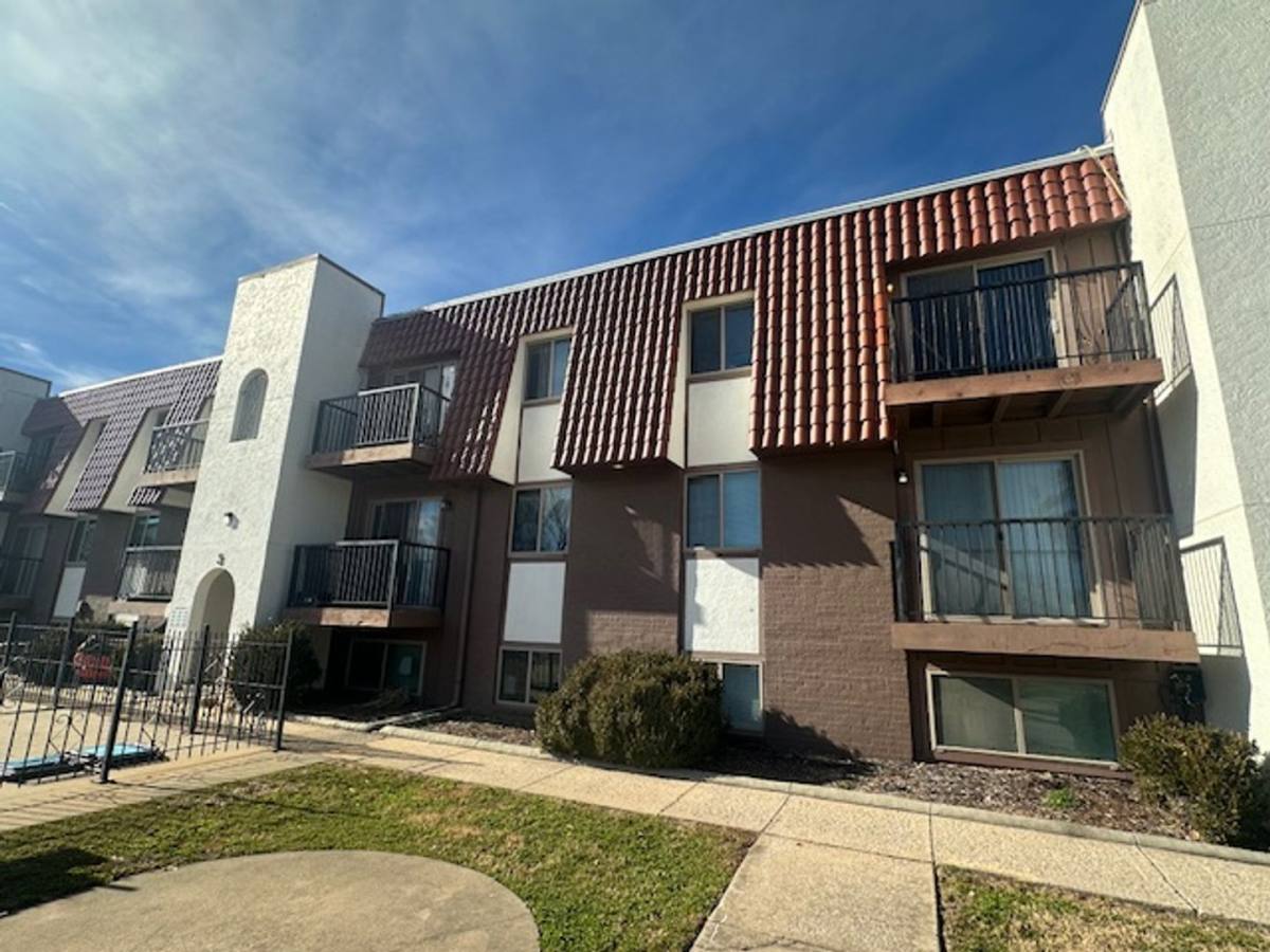 Apartment for rent at 2250 S Oliver Ave, Wichita, KS 67218