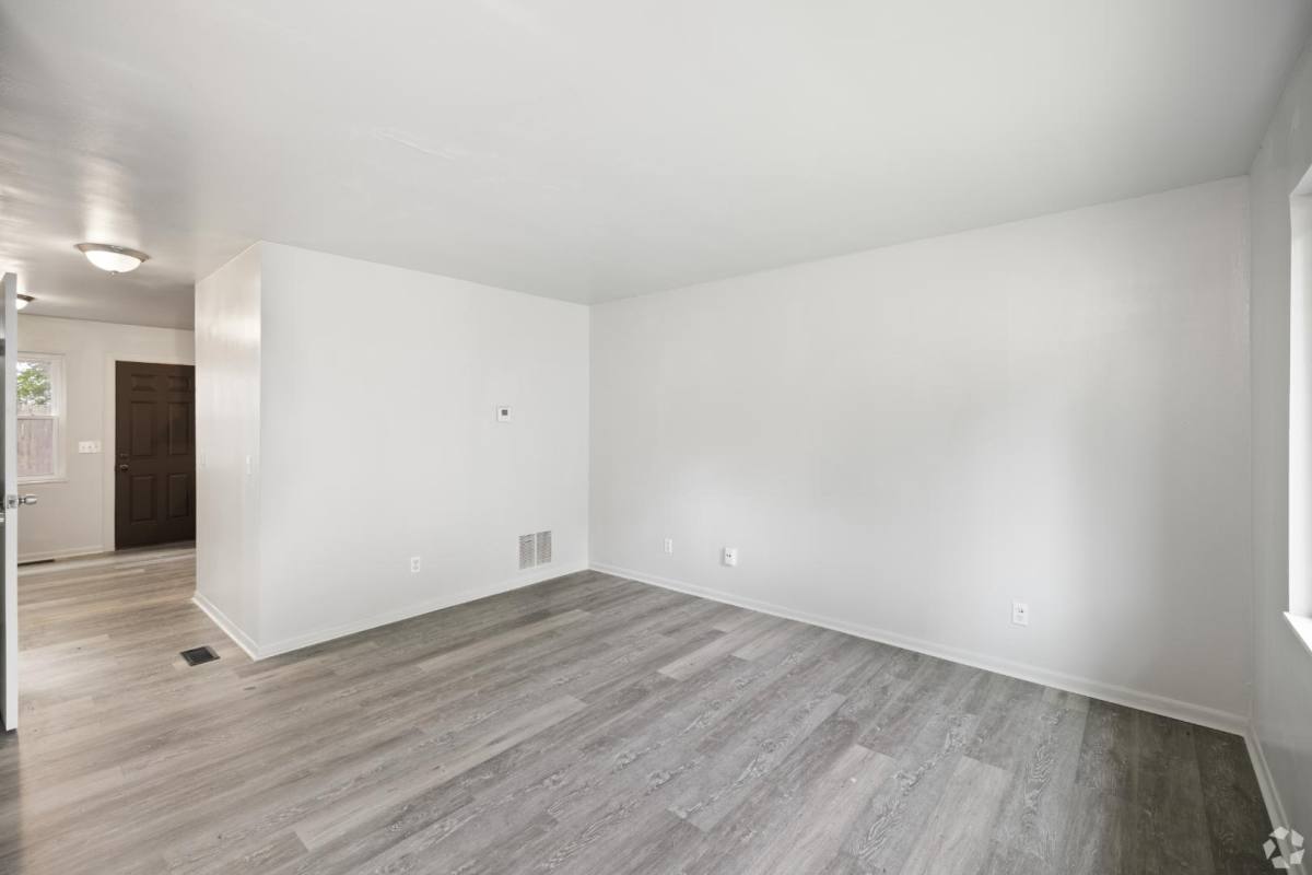Townhouse for rent at 3515 W Siebenthaler Ave 11 Court, Dayton, OH 45406