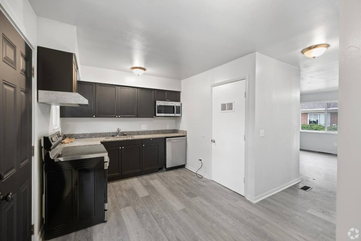 Townhouse for rent at 3515 W Siebenthaler Ave 11 Court, Dayton, OH 45406