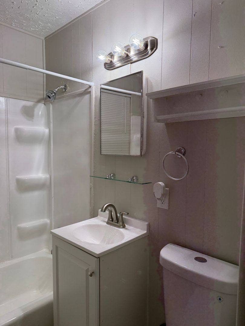 Apartment for rent at 3709-3711 Kinnear Ave, Indianapolis, IN 46218