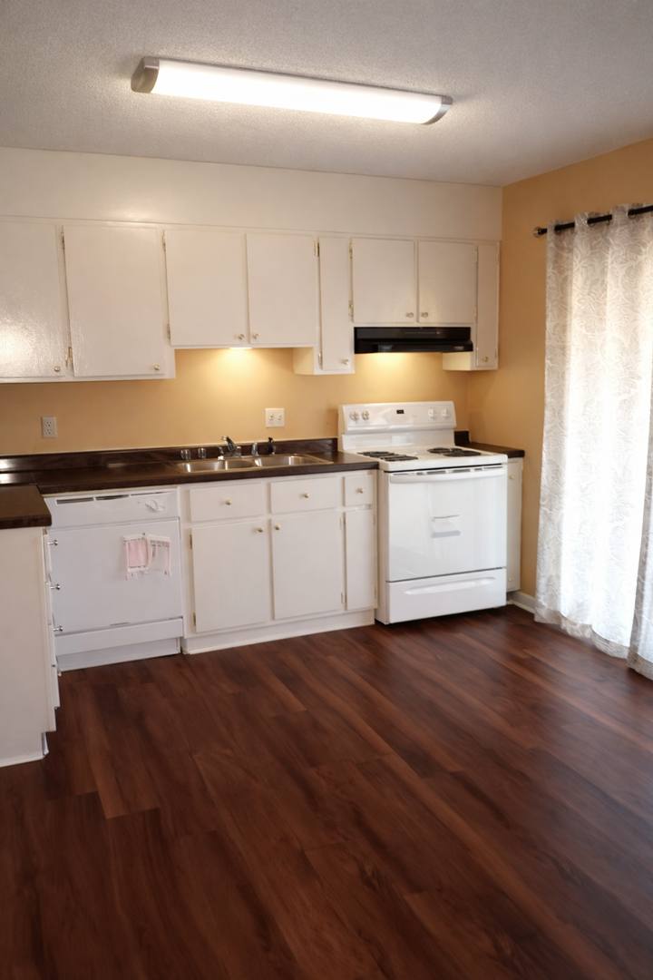 Apartment for rent at 142 Stoneridge Dr, Warner Robins, GA 31088