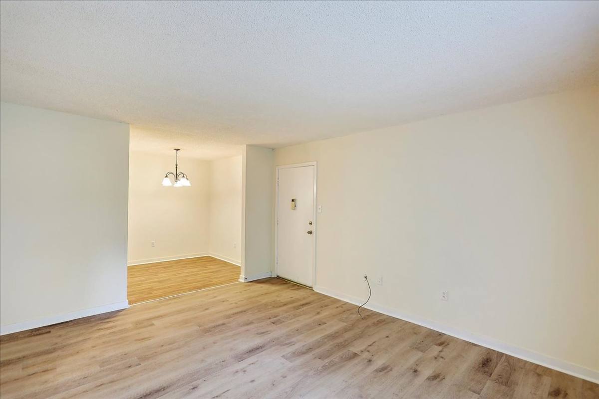 Apartment for rent at 1140 Greymont Ave, Jackson, MS 39202