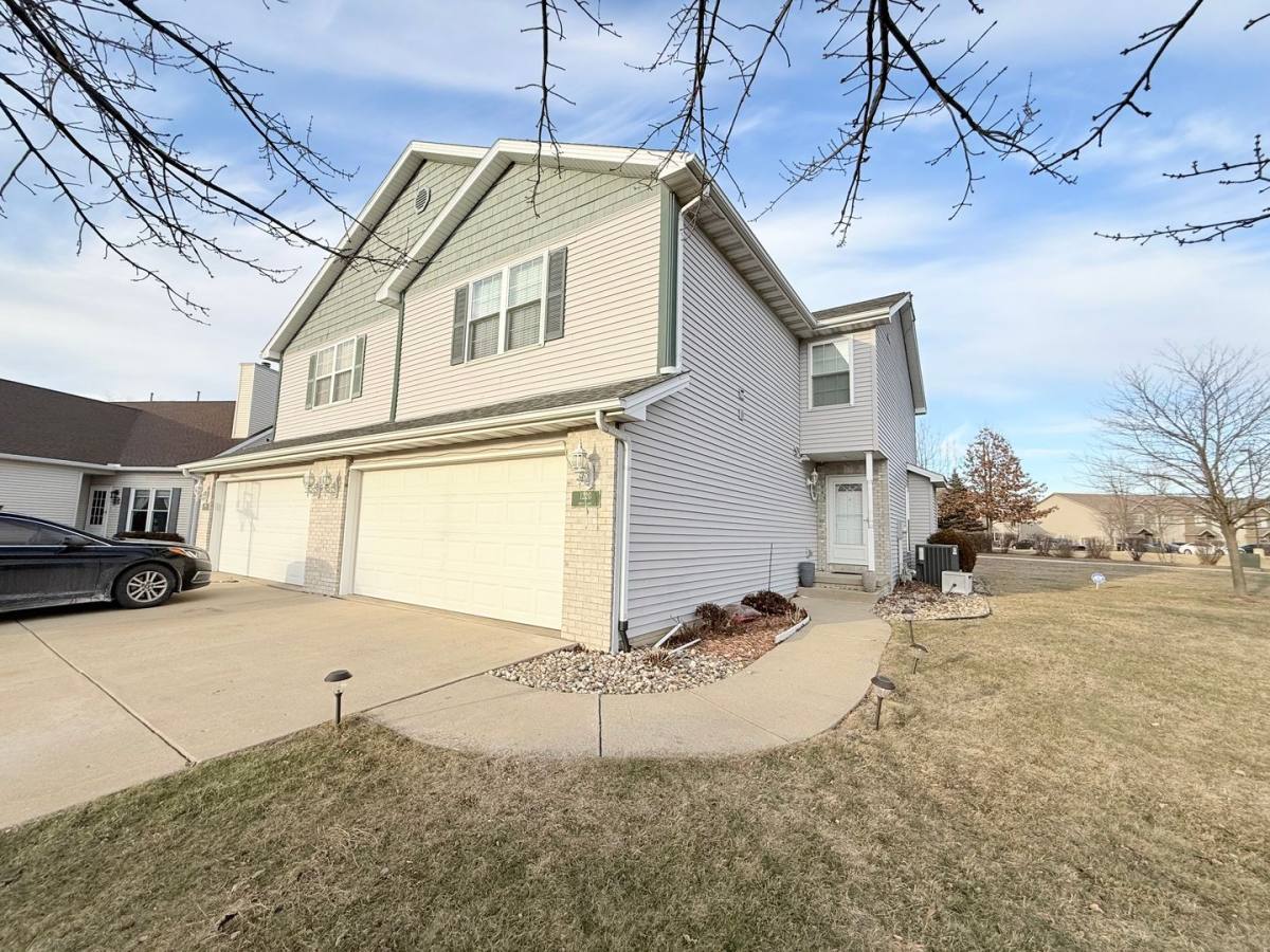 House for rent at 1220 Onyx Lane, Normal, IL 61761