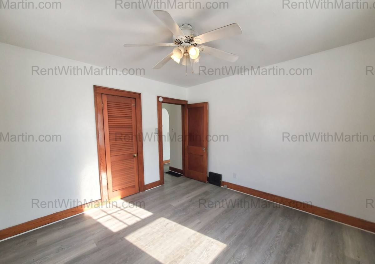 House for rent at 137 Hope Ave, Waterloo, IA 50703